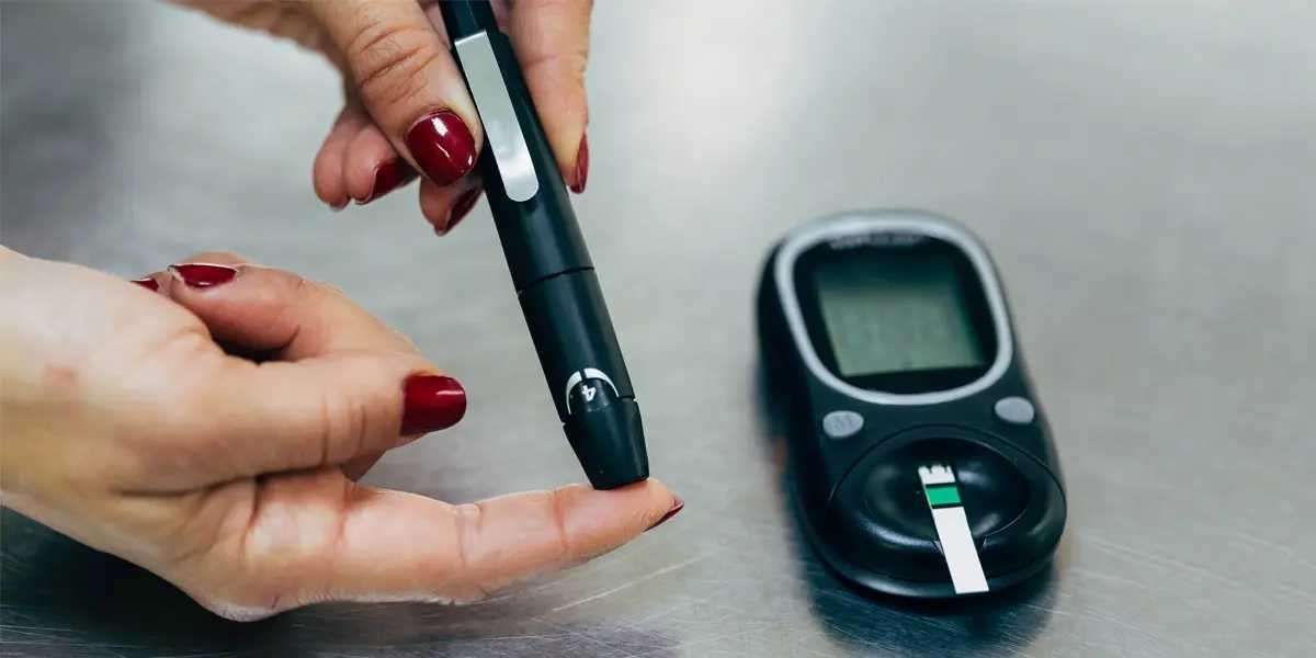 Smart Tools, Smart Health: A Comprehensive Guide to Diabetes Monitoring Devices of Tomorrow
