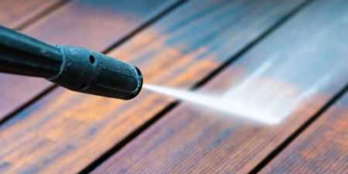 Boost Curb Appeal: Destin Pressure Washing Specialists