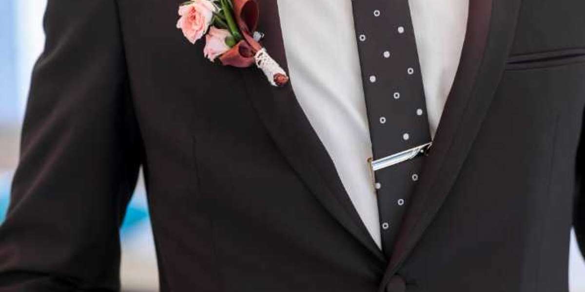 5 Tips for Wearing a Tie Bar