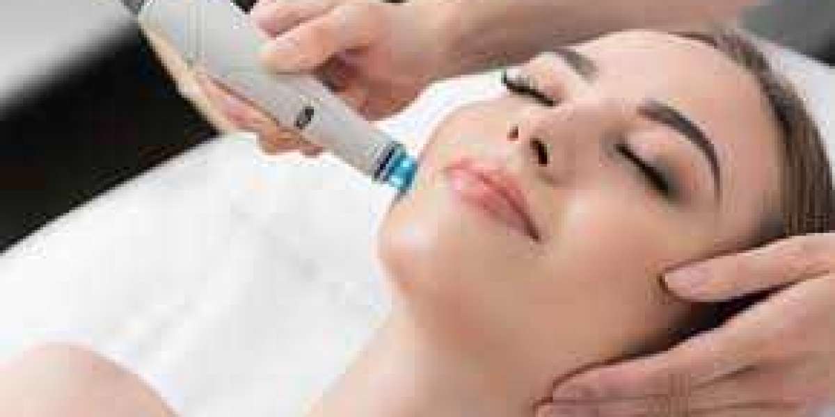 The Ultimate Glow-Up: Hydrafacial Treatment in Dubai