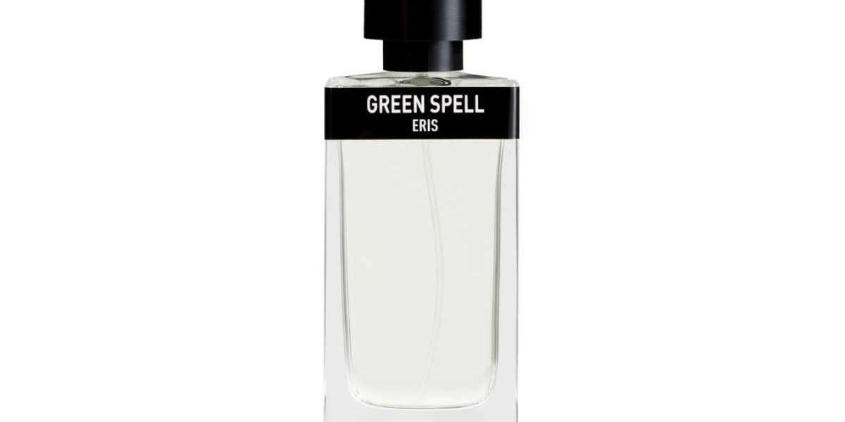 The Refreshing World of Green Perfumes