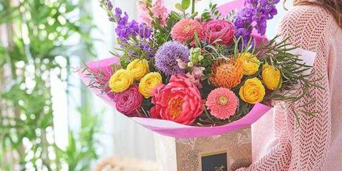 The Best Online Flower Delivery Services for Mother's Day Surprise