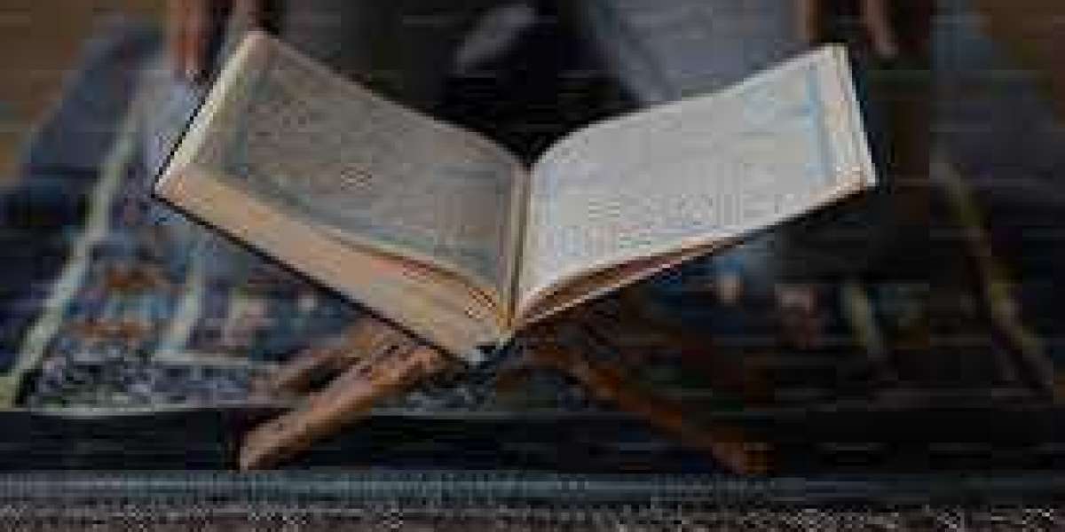 Mastering Quranic Knowledge: Excelling in Your Studies with an Online Quran Academy
