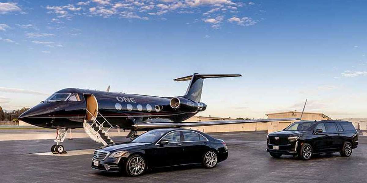 Luxurious Travel: Car Service Near Hollywood Burbank Airport with Pickup Limo Service