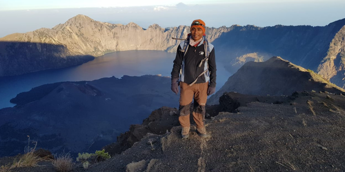 Transparent Pricing: What to Expect When Planning Rinjani Trekking