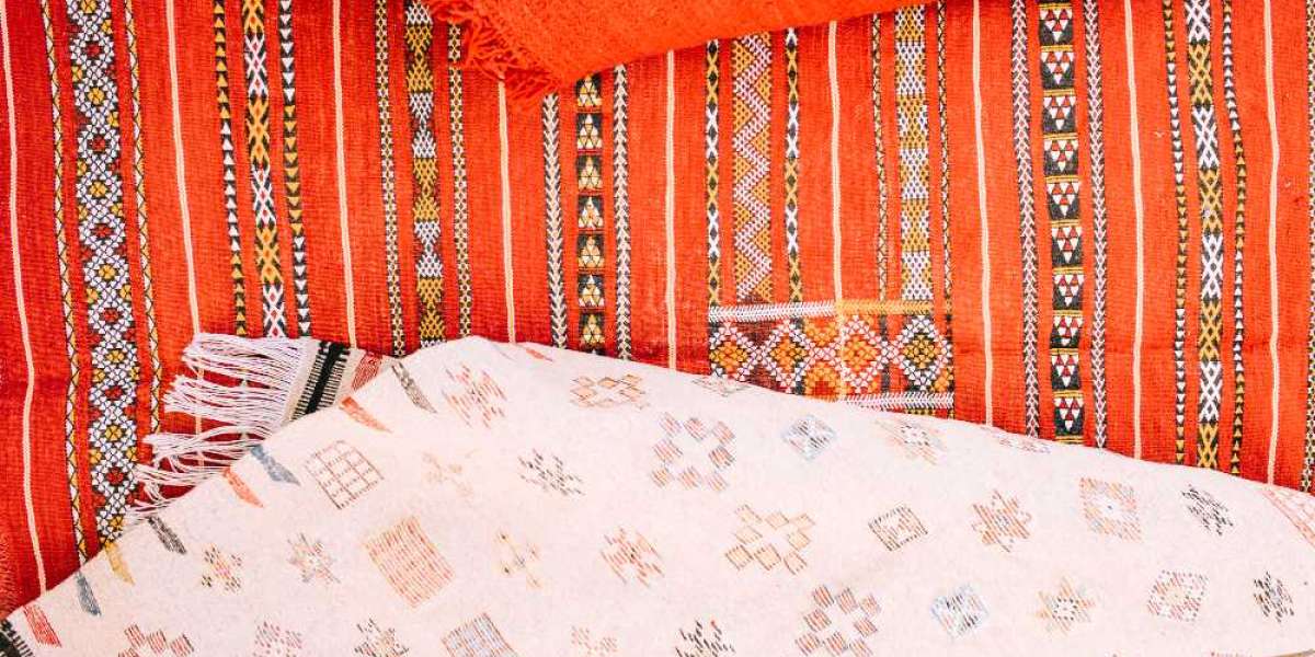 Creating a Tranquil Ramadan Retreat: How to Choose the Perfect Bed Cover for Spiritual Reflection