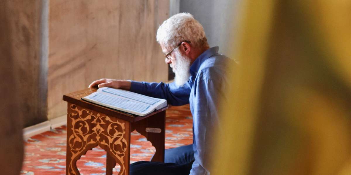 The Digital Renaissance: Empowering Faith Through Online Quran Teachers