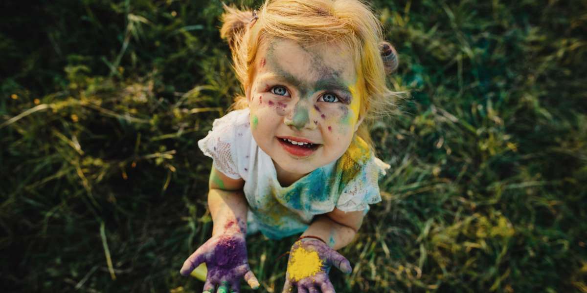 Ditch the Itch, Embrace the Joy: 5 Reasons Why Organic Rules Holi This Year!