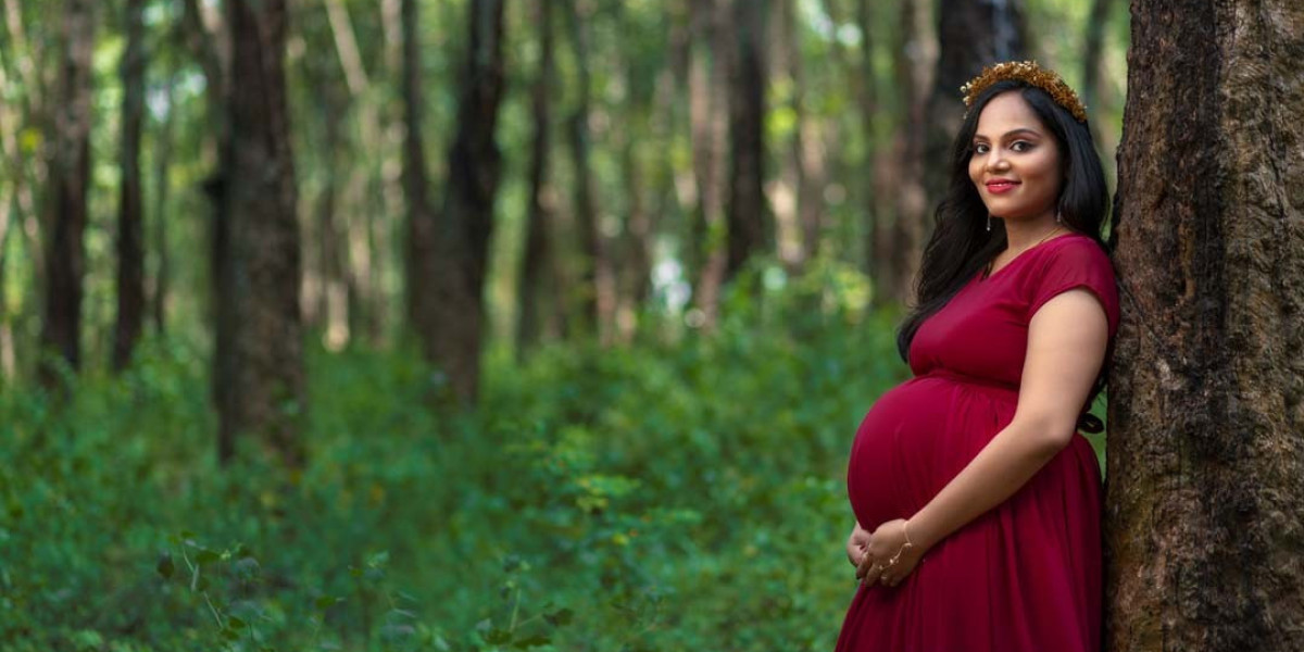 Flourishing Futures: Maternity Photography's Exploration of the Blooming Potential of Parenthood