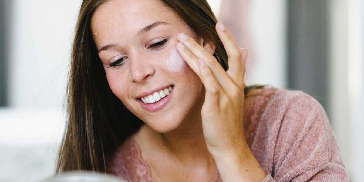 Discover How Night Creams Enhance Your Skin's Overnight Repair