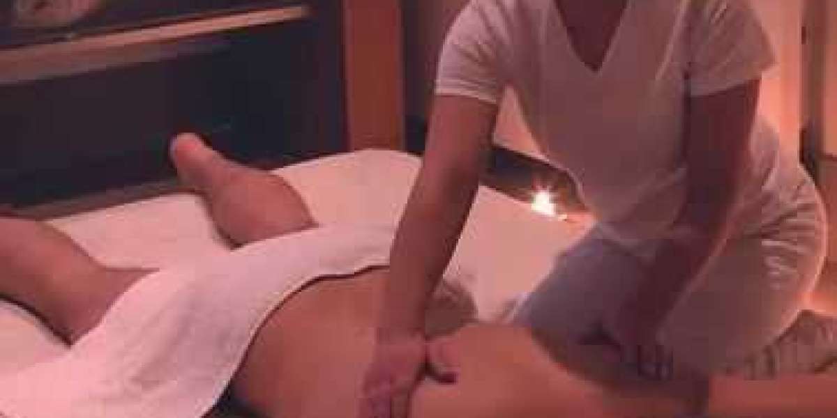 B2B Massage for Couples: Strengthening Bonds and Intimacy
