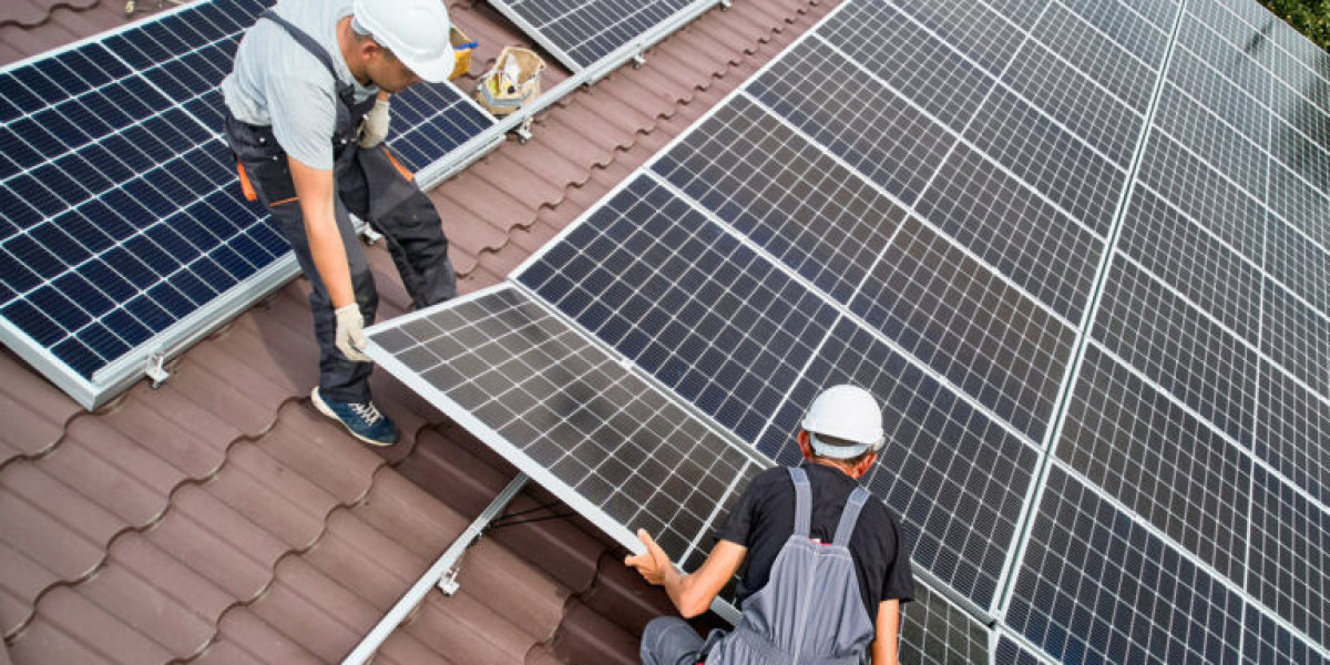 A Complete Guide to Solar Panel Removal and Reinstallation