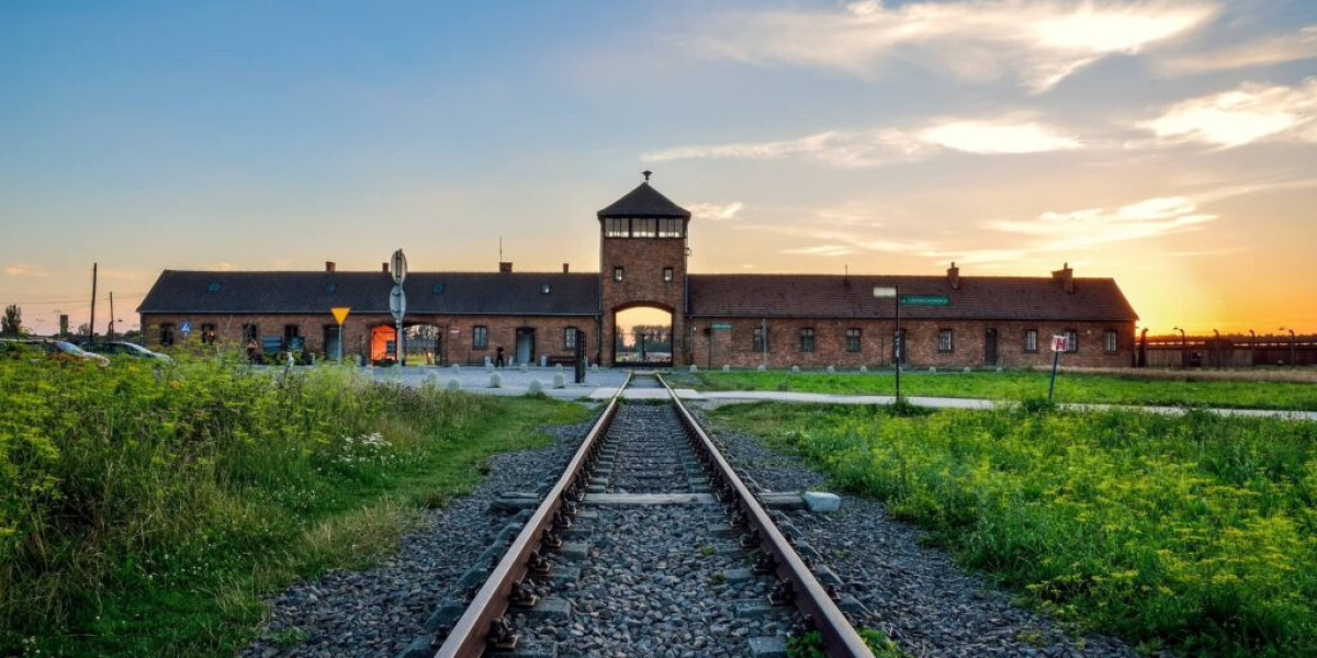Auschwitz Bound: Guided Tour from Krakow