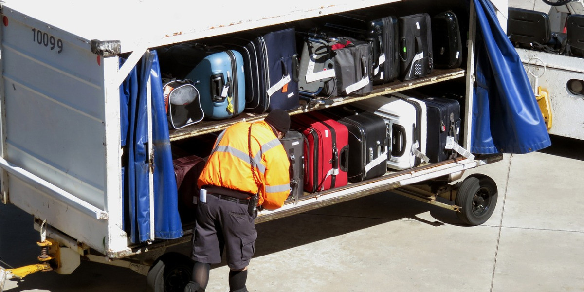 Spain Commercial Airport Baggage Handling Systems Market, Growth, Trends, and Outlook by 2032