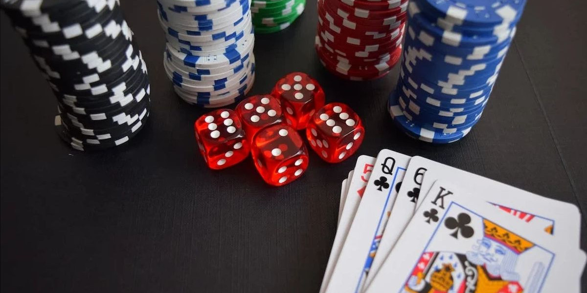 Understanding Poker Baccarat: A Simple Guide with MEGAJUDI303