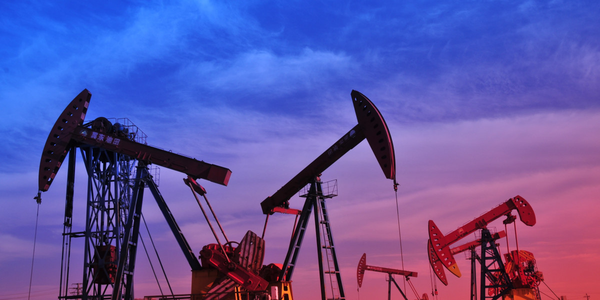 Exploring the Dynamics of the Global Oilfield Services Market: Key Trends, Players, and Regional Insights