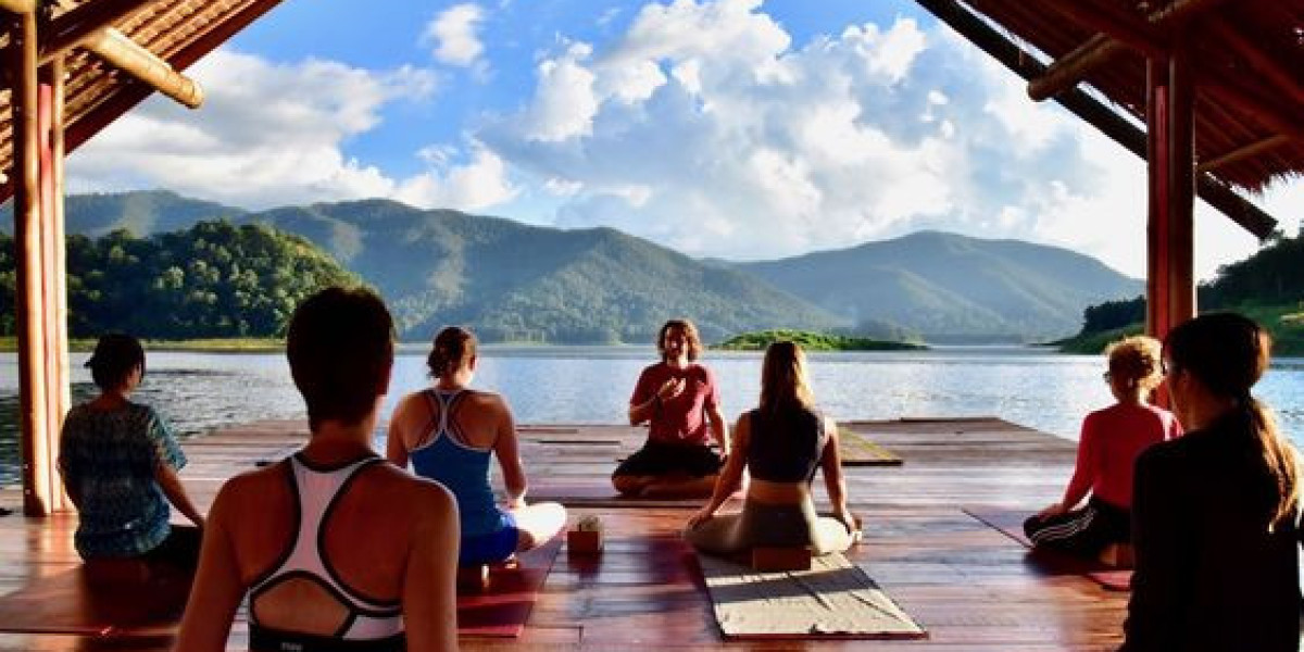 200-HOUR YOGA TEACHER TRAINING IN GOA, INDIA AND SET OUT ON A TRANSFORMATIVE JOURNEY