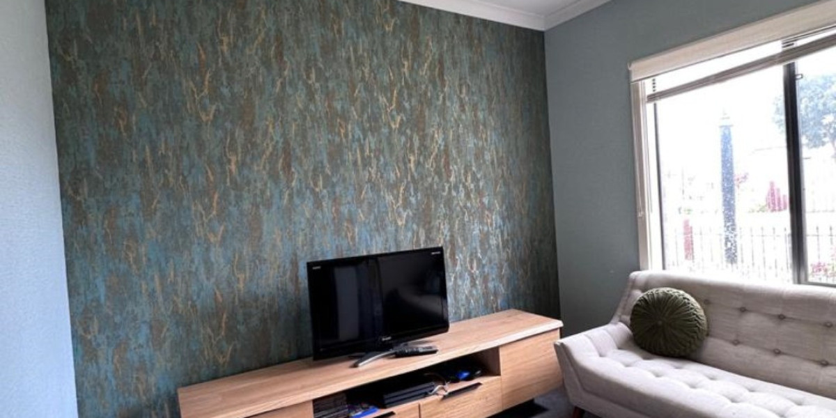 Gentle Yet Effective: Safely Removing Wallpaper Without Harming Your Walls - Déco & Co.