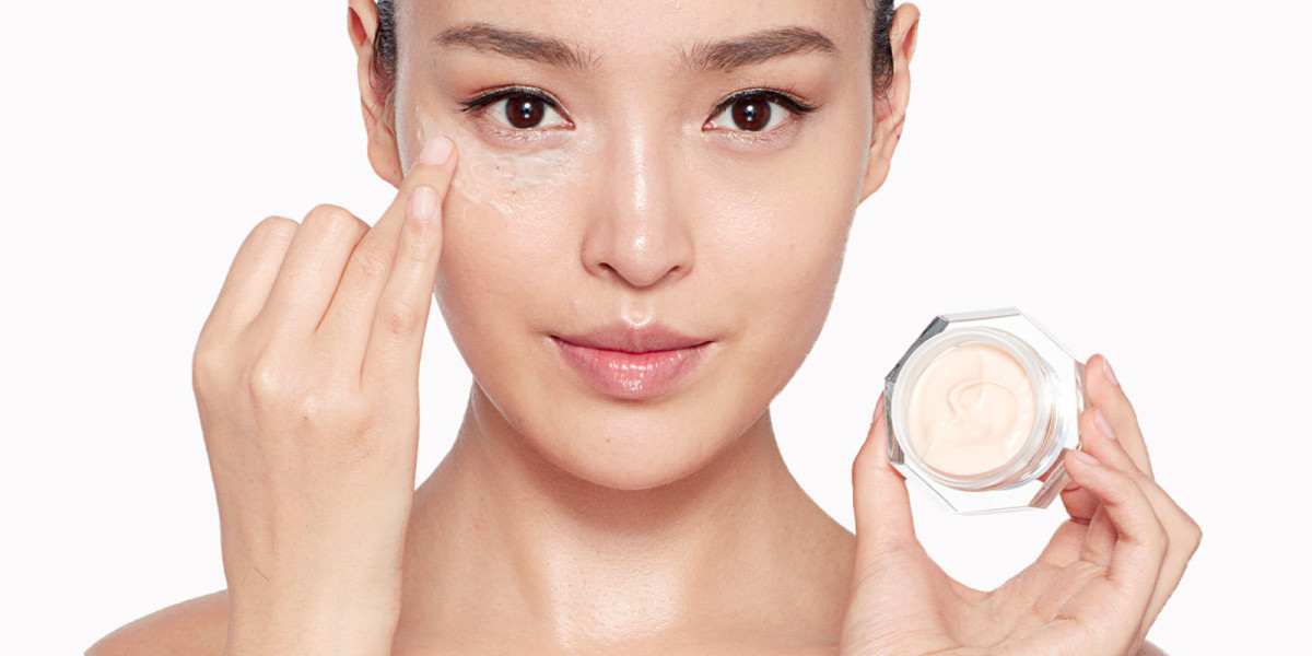 The Ultimate Guide To Under Eye Serum: Benefits, Ingredients, And Usage