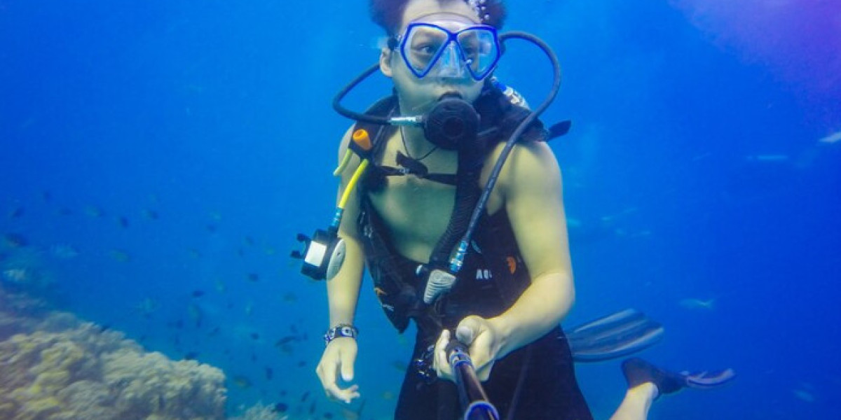 Embark on an Underwater Journey: Scuba Diving in Hurghada