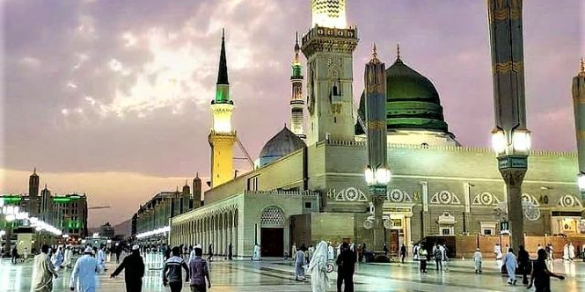 Budget-Friendly Umrah Tour Packages: Making Your Pilgrimage Affordable