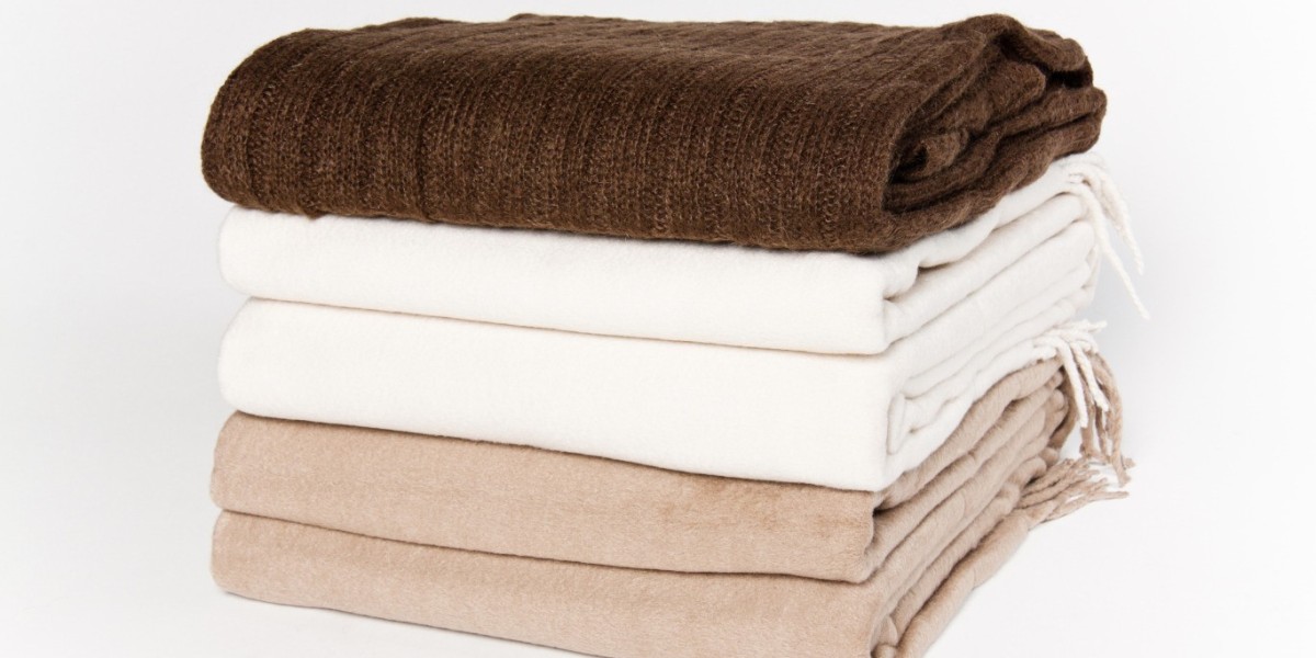 Sheepskin vs. Wool: Which Blanket Offers the Best Comfort?