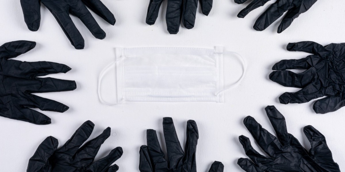 Universal Nitrile Gloves: Your Essential Guide to Protection and Performance with Livingstone