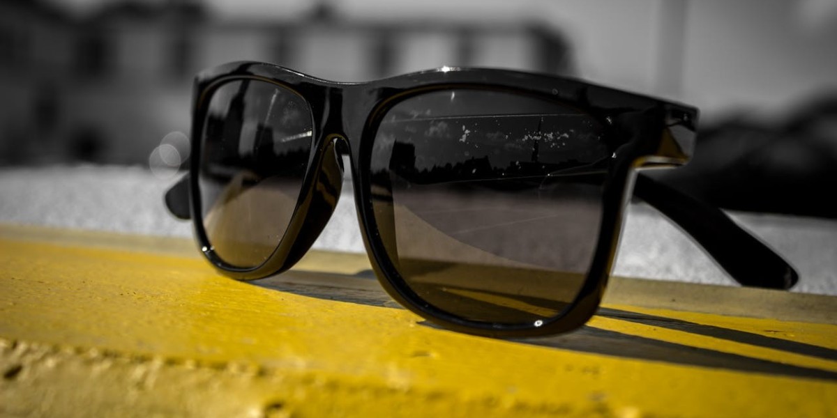 Versace Aviator Sunglasses: A Timeless Trend at Turakhia Opticians