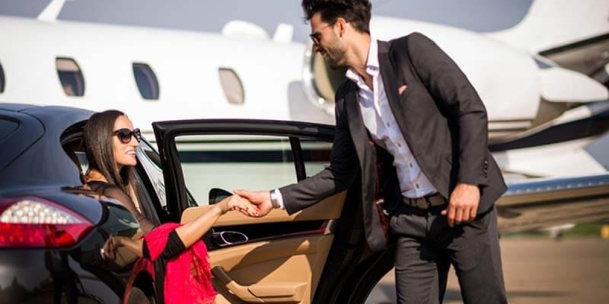 Arrive in Style: The Benefits of Choosing an Airport Limo Service