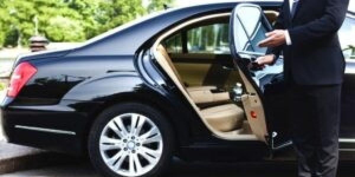 Reasons to Use Black Car Service During Your Travels to Philadelphia