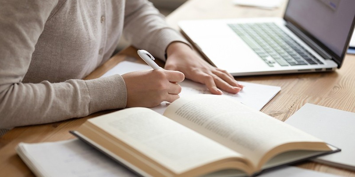 Affordable Essay Writing Services: Balancing Price and Trustworthiness