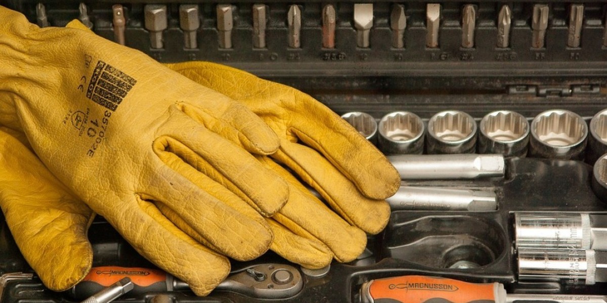 The Demand for Cut-Resistant Gloves: What’s Driving This Key Market Trend?