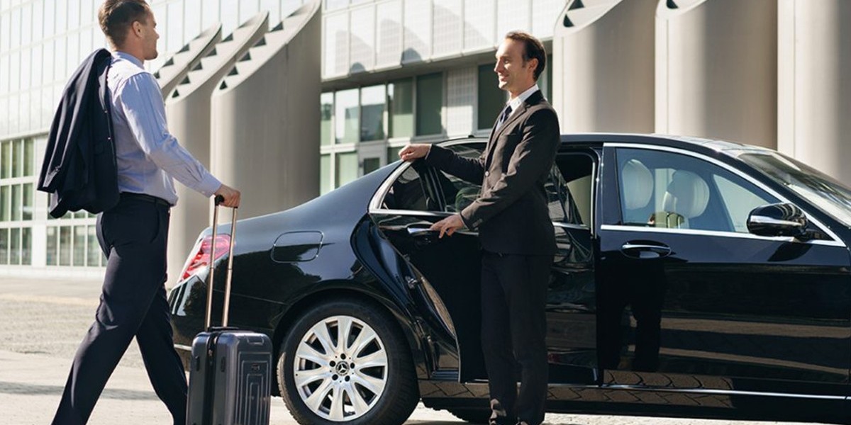 Expert FRG Airport Transfers to Manhattan with Famous Drive