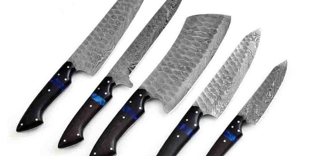 Why a Damascus Knife Set is Essential for Aspiring Chefs and Outdoor Enthusiasts