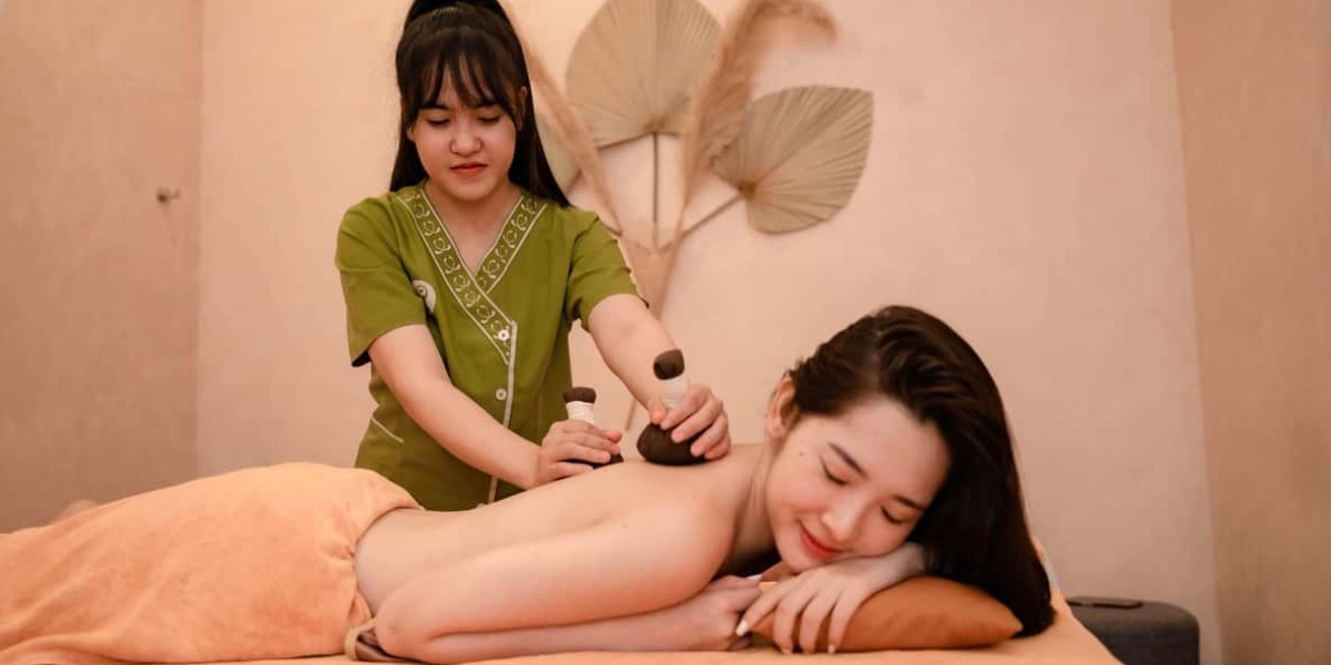 Why Wellness Enthusiasts Are Raving About the Danang Red Swing Massage Course