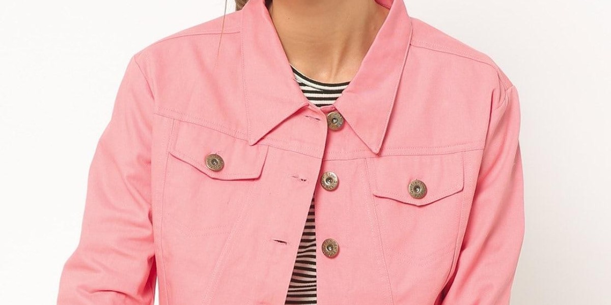 Style Quotient: The Timeless Appeal of a Denim Jacket for Women