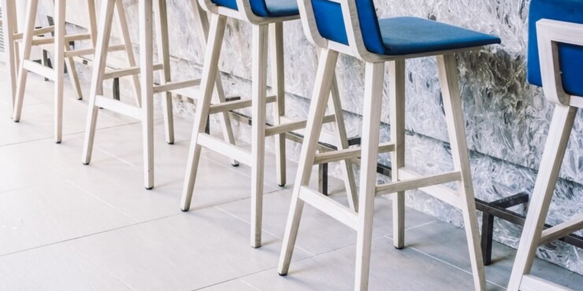 Rent Dining Chairs in San Francisco: Elevate Your Event with Style and Comfort