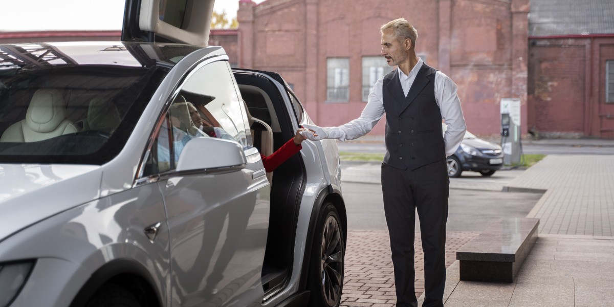 Experience the Best Chauffeur Cars Service Melbourne