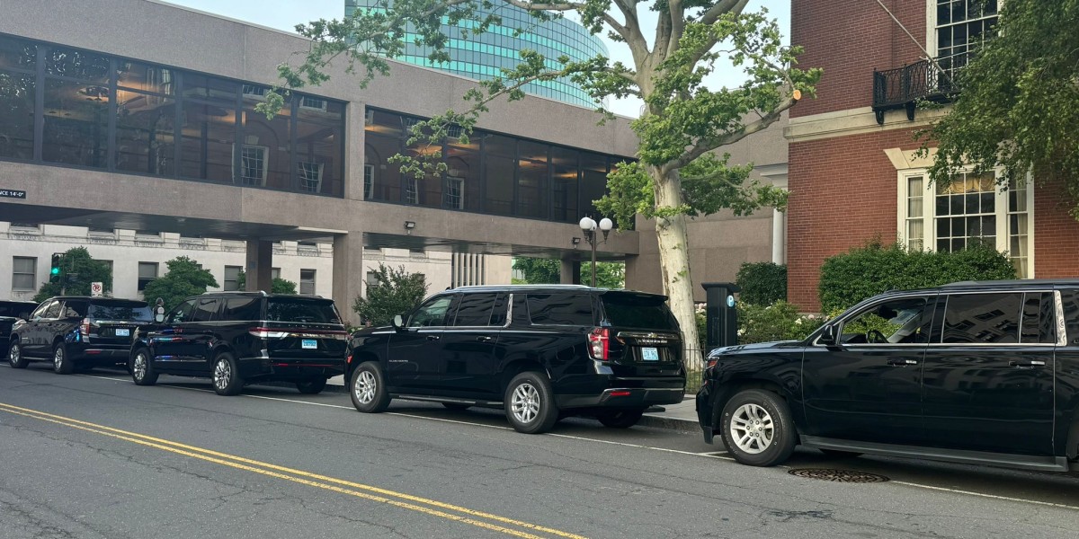 Limo vs. Taxi: Which’s Better for Newark Airport?