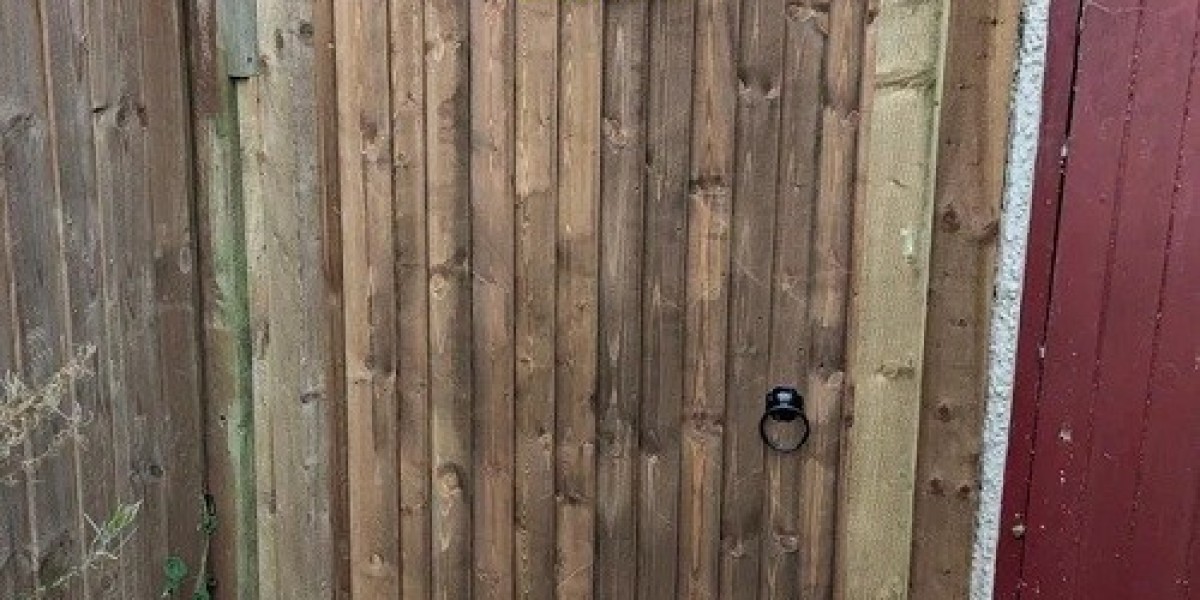 Composite Fencing Services in London: A Comprehensive Guide