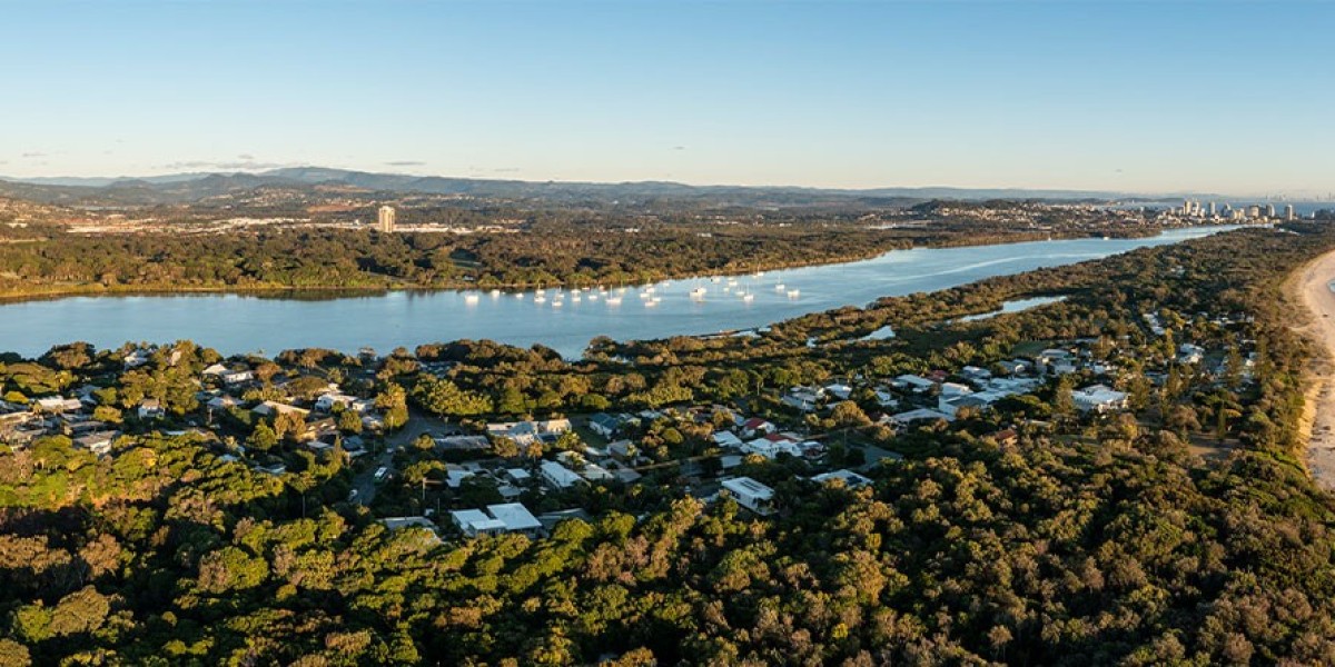 Queensland’s Mangrove Treasure Hunt: The Art of Mud Crabbing