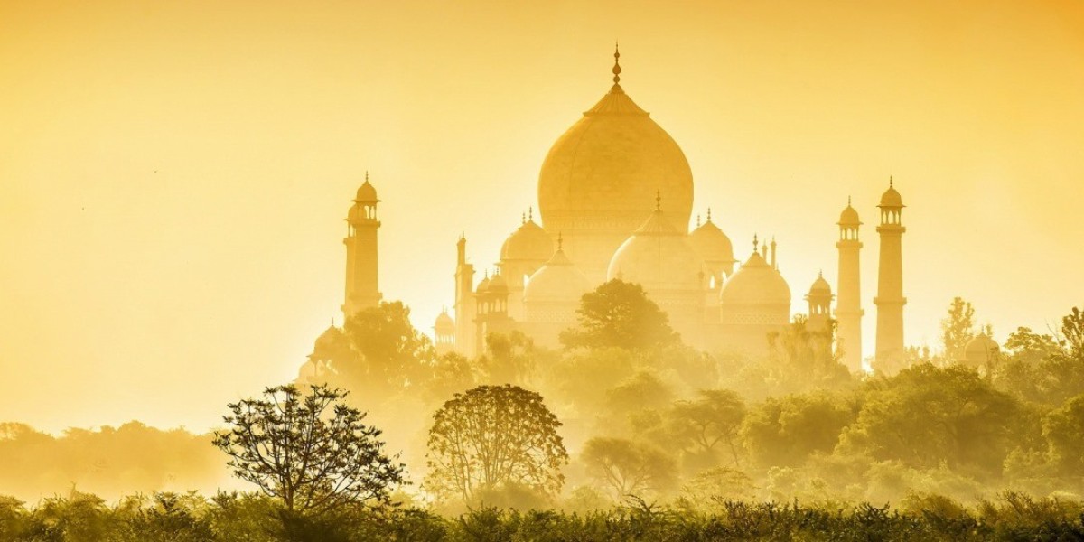 Discover India’s Treasures with Hello India Tour Europe