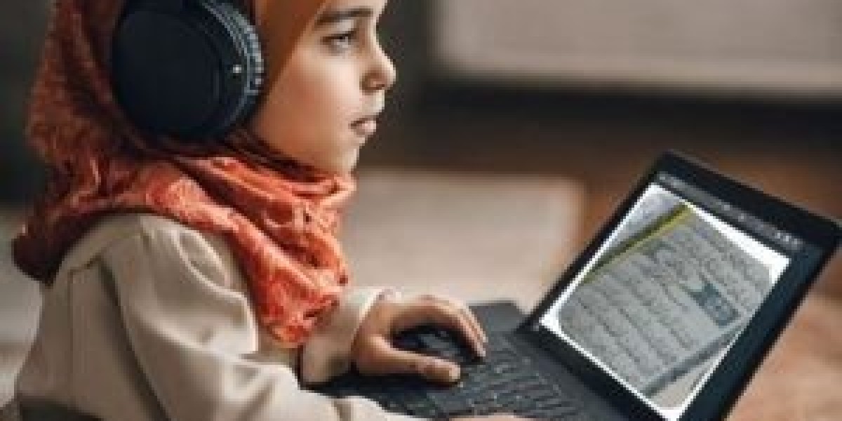 Professional Female Quran Teacher for Spiritual Learning