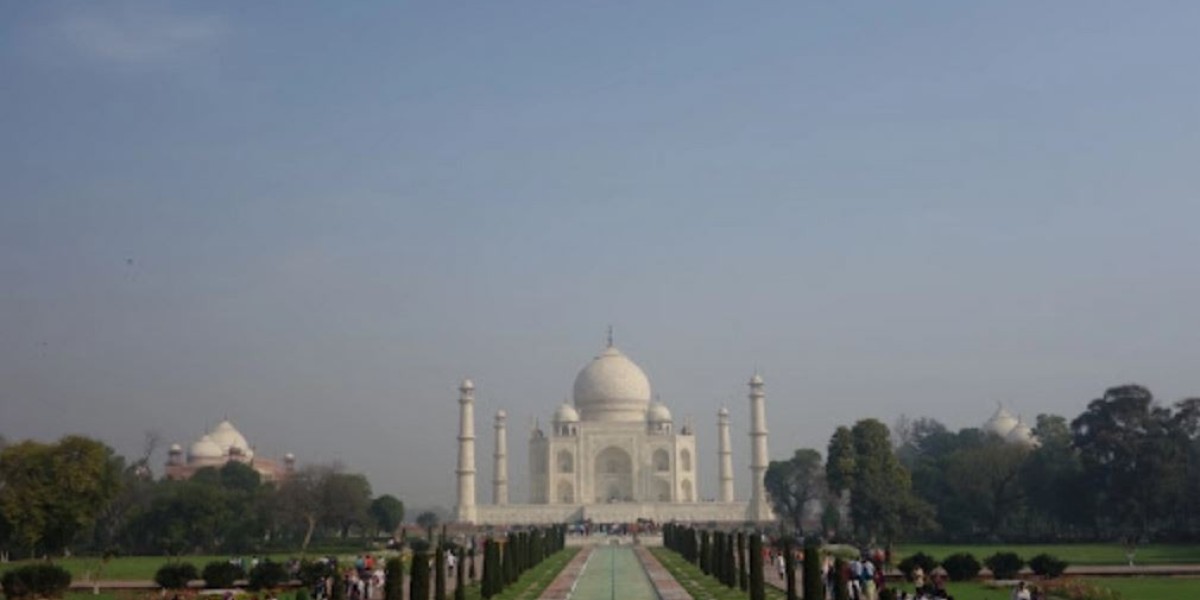 Exploring the Taj Mahal and Rajasthan with Hello India Tour