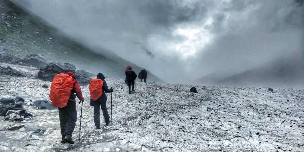 Hampta Pass Trek: A Thrilling Himalayan Adventure