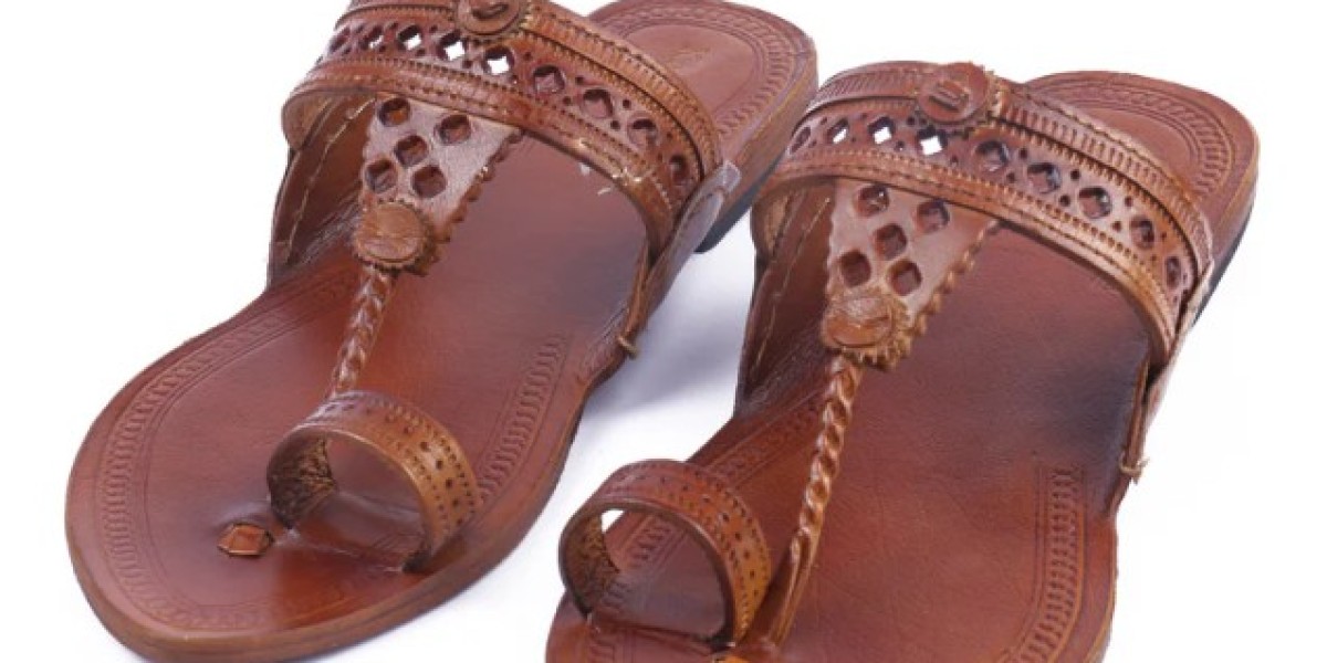 Diamond Feet Women's Kolhapuri Chappal: A Timeless Blend of Tradition and Elegance