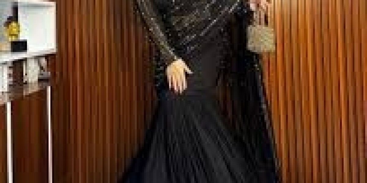 WomenSaree Shopping Revolution in Digital Age