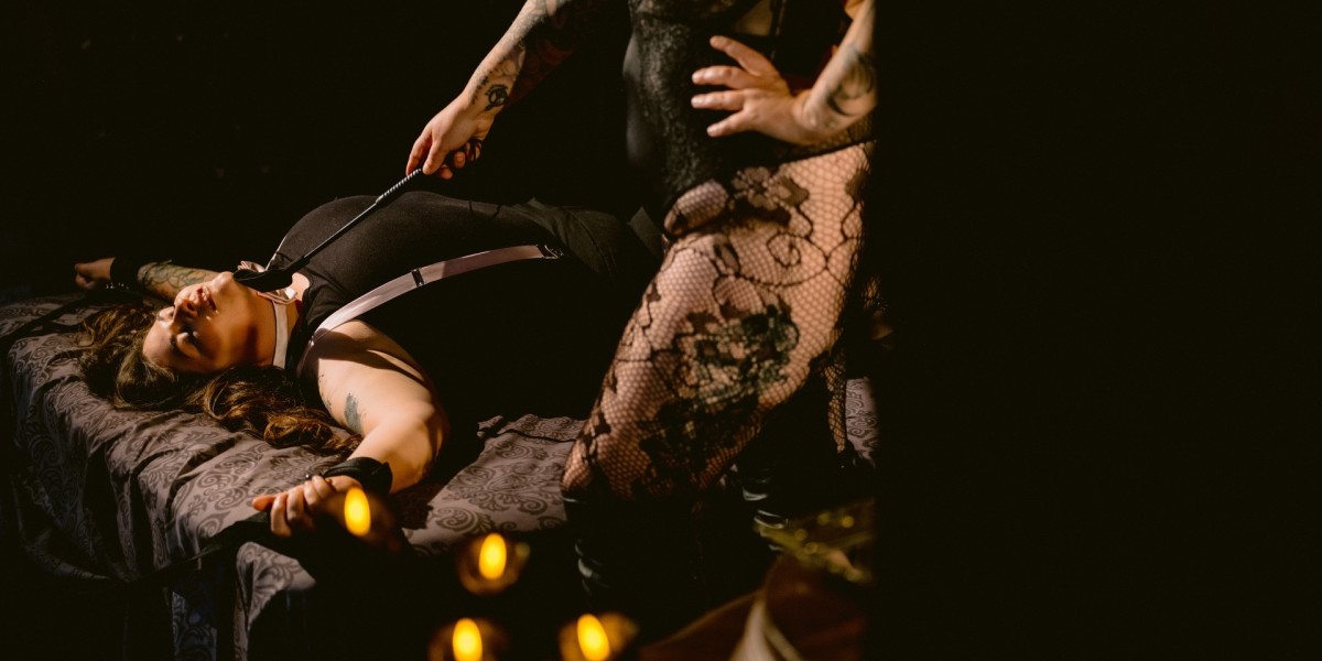 The Language of Trust – How Communication Builds Safer BDSM Connections