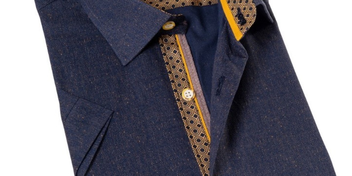 Why Every Man Needs a Short Sleeve Button Up Shirt in His Wardrobe