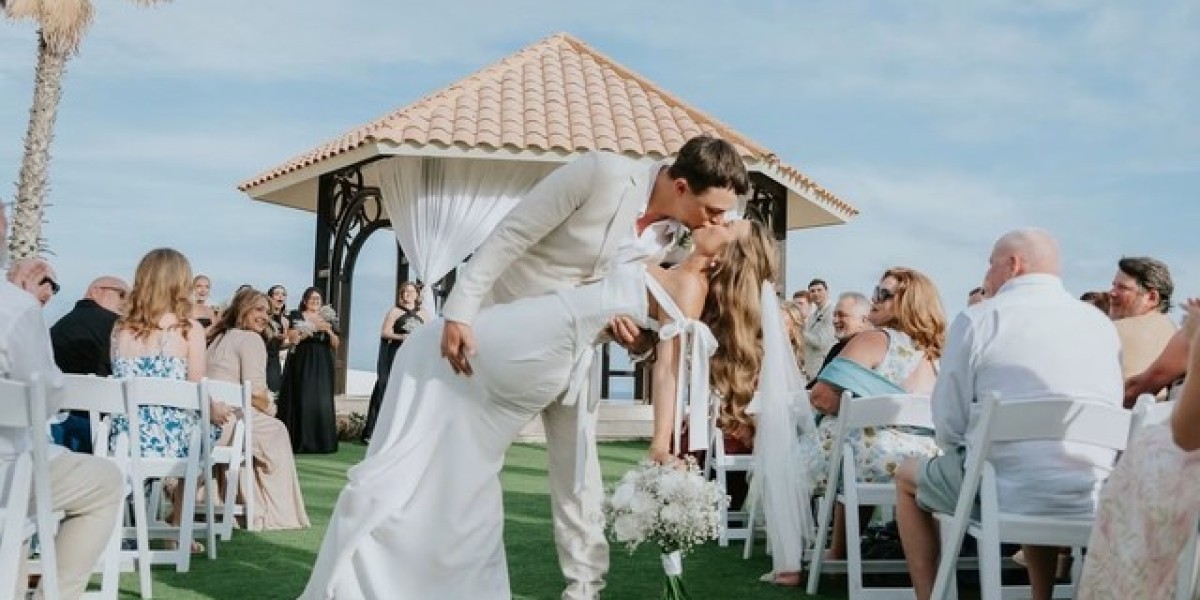 Creating Your Dream Celebration: Why Liz Moore is the Best Cabo Wedding Planner